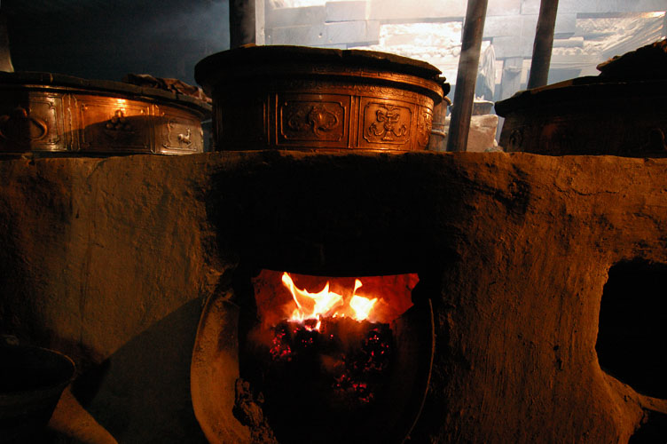 CN050531-Monastery-kitchen-Xiewú.jpg