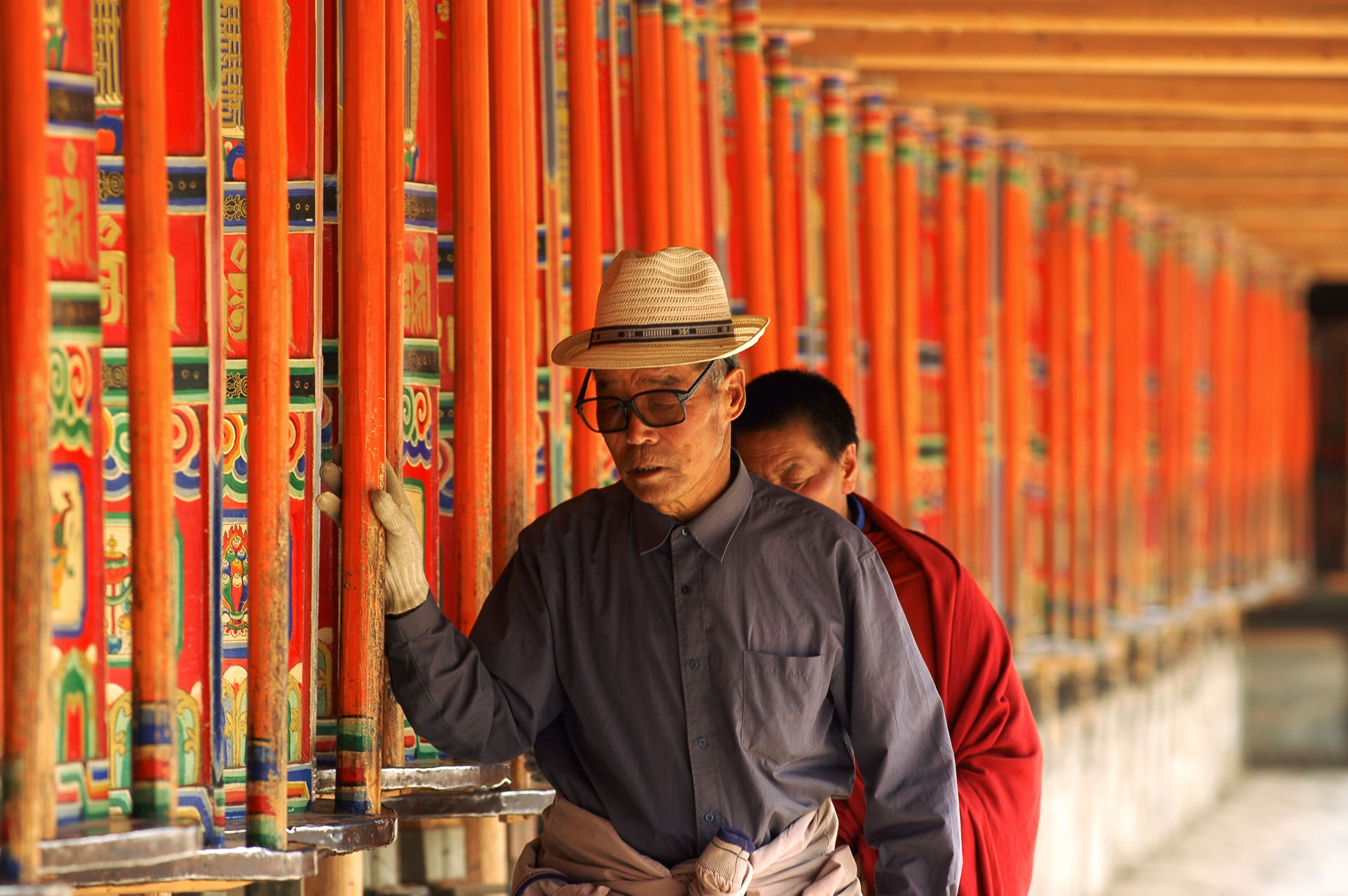 CN050759-Pelgrims-Labrang-monastery-Xiahe.jpg