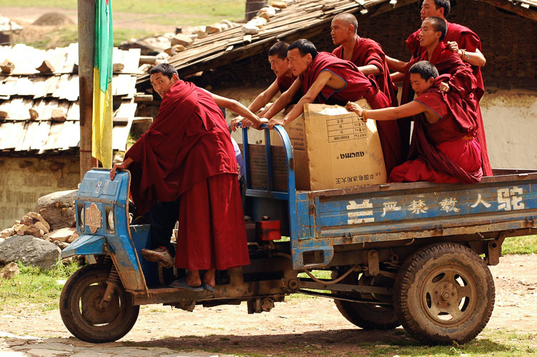 Monk transport-Langmusi CN050853-Monk-transport-Langmusi.jpg