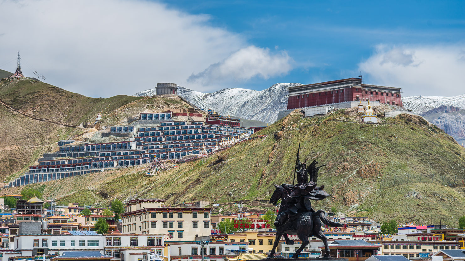 CN151205-View-over-Yushu.jpg