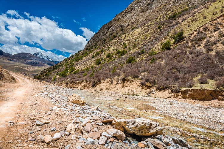 CN150470-Edit-Zadoi-roads.jpg