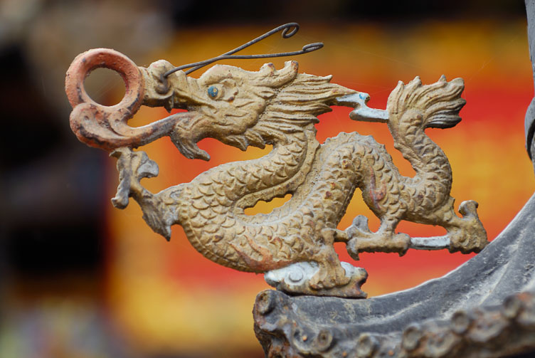 CN070099-Y-Dali-Dragon-decoration-Guanyin-Temple_.jpg