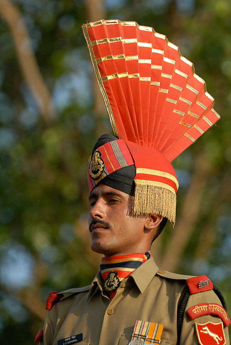 IN071107-Border-guard-at-the-Waga-border.jpg