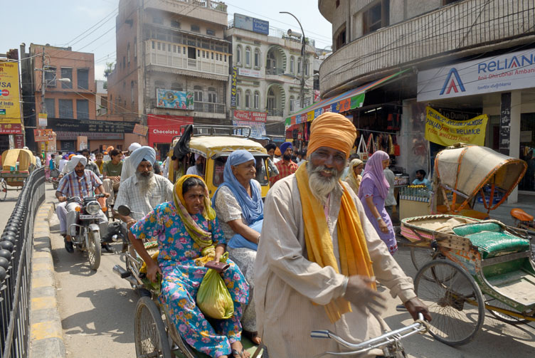 IN071190-Sikh-Rickshaws-in-Amritsar.jpg