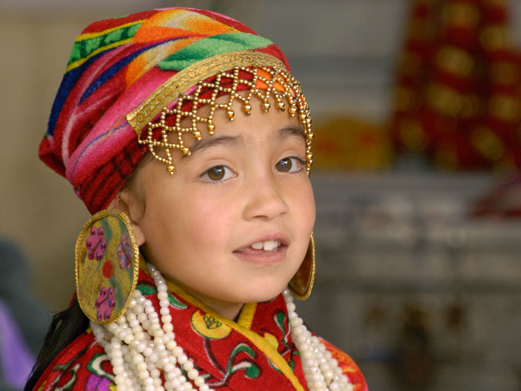 SB06190-Little-girll-dressed-up-for-a-picture_.jpg
