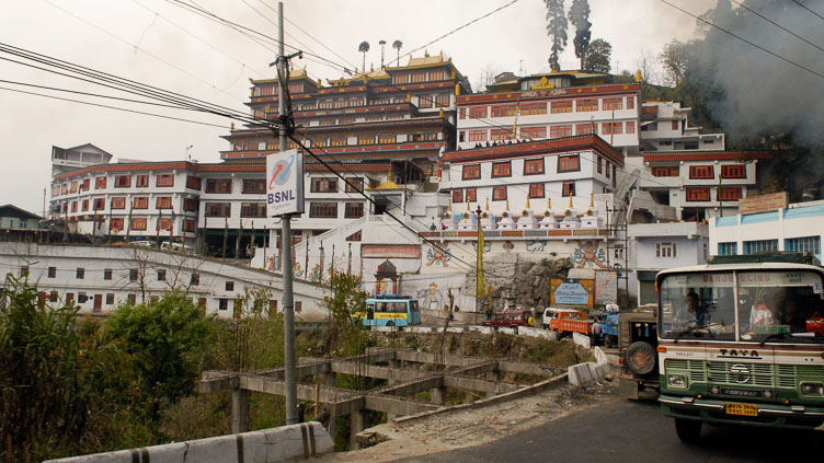 SB06231-View-of-Darjeeling.jpg