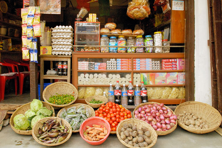 SB06234-A-shop-on-the-road-from-Darjeeling-to-Phuentsoling.jpg