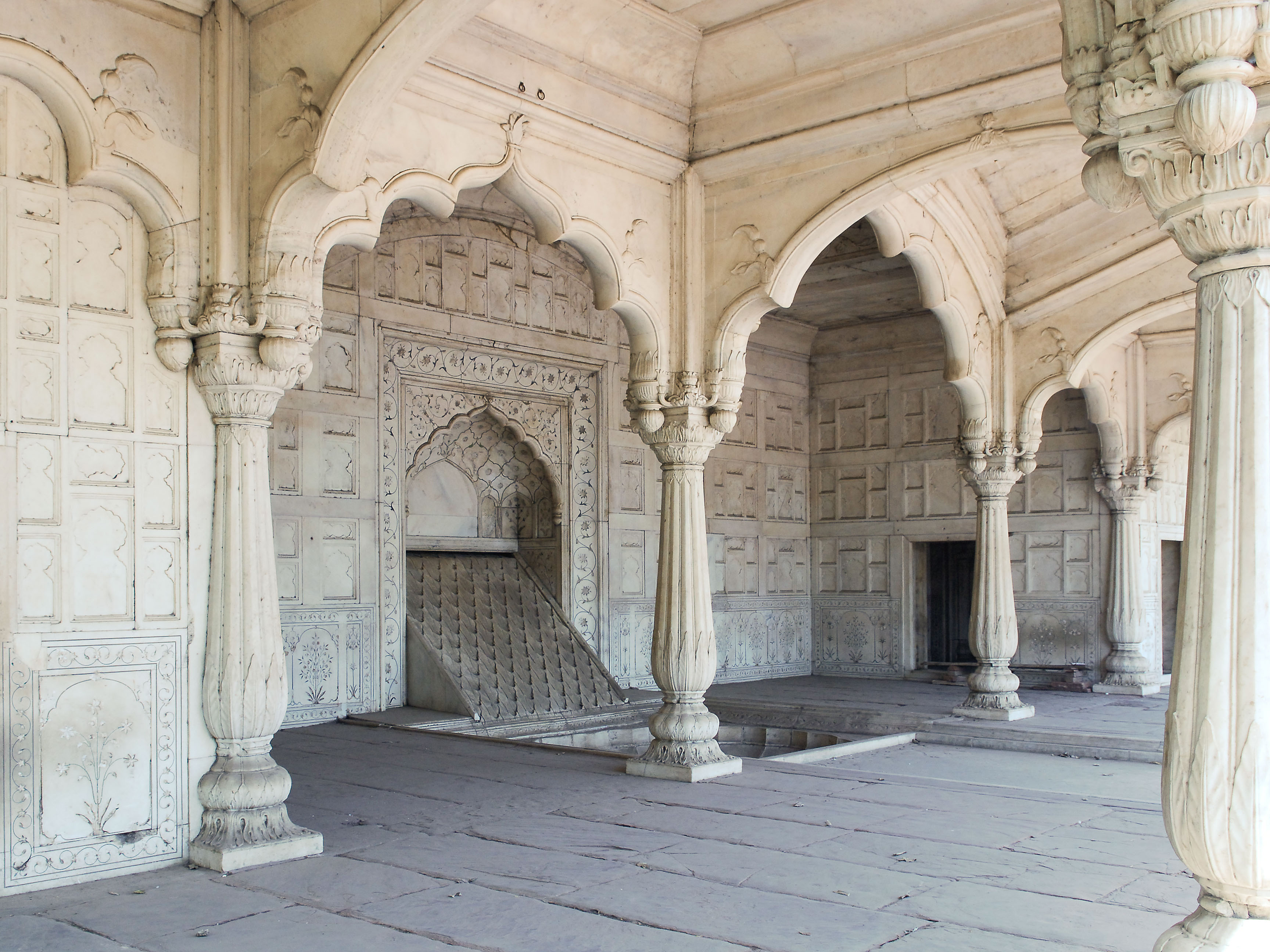 IN067049-2-The-water-screen-in-the-Red-fort.jpg