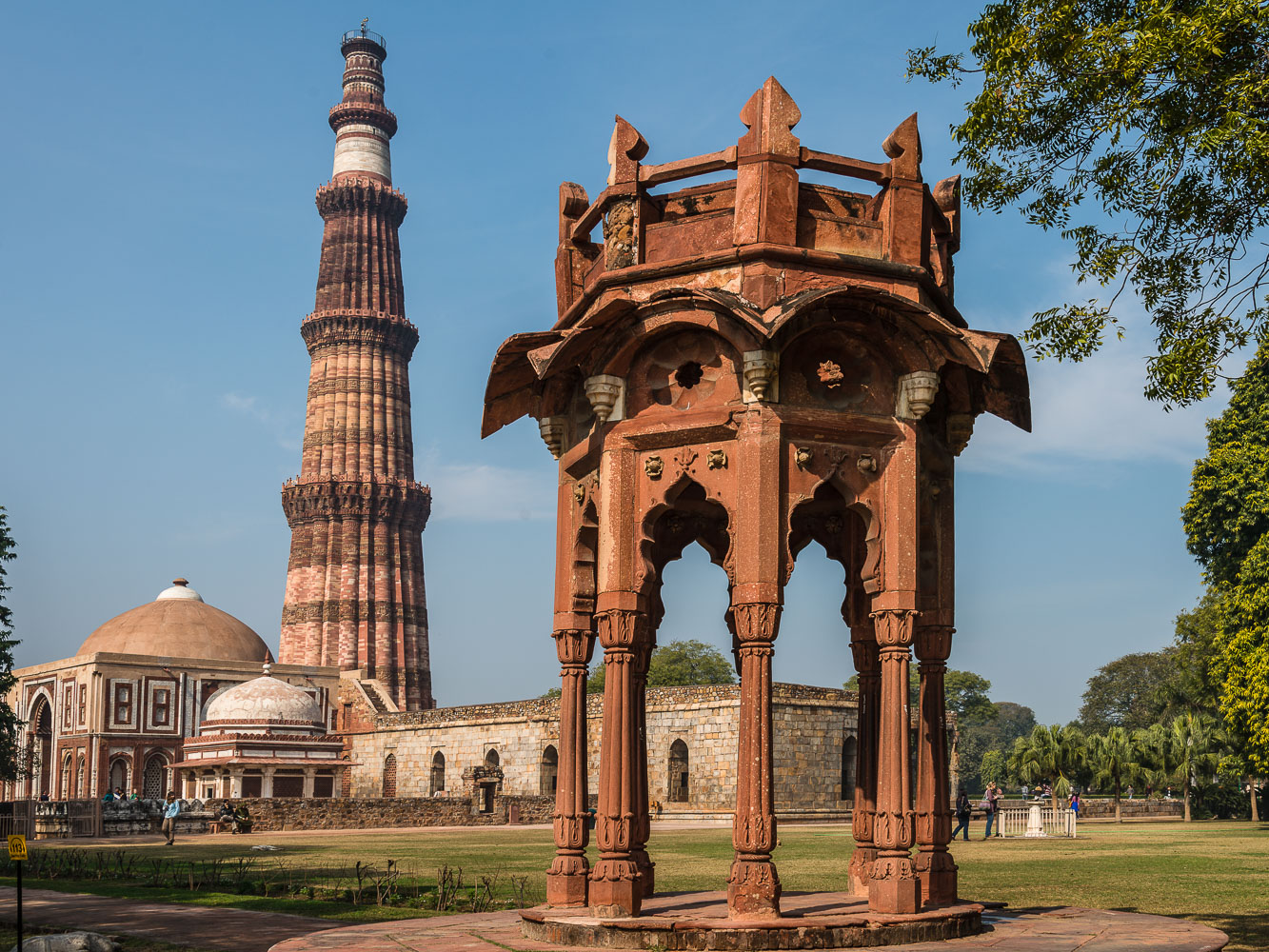 IN140179-Edit-The-Qutb-Minar-and-Smiths-Cupola.jpg