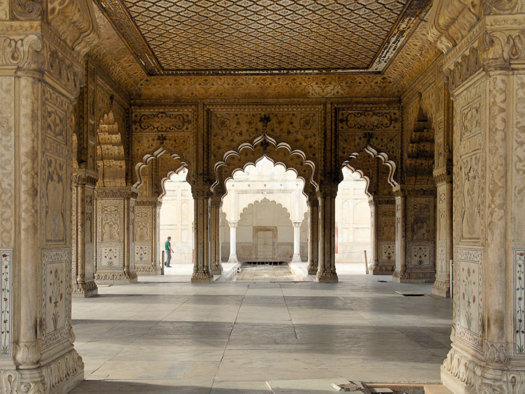 IN067034-Inside-the-red-Fort.jpg