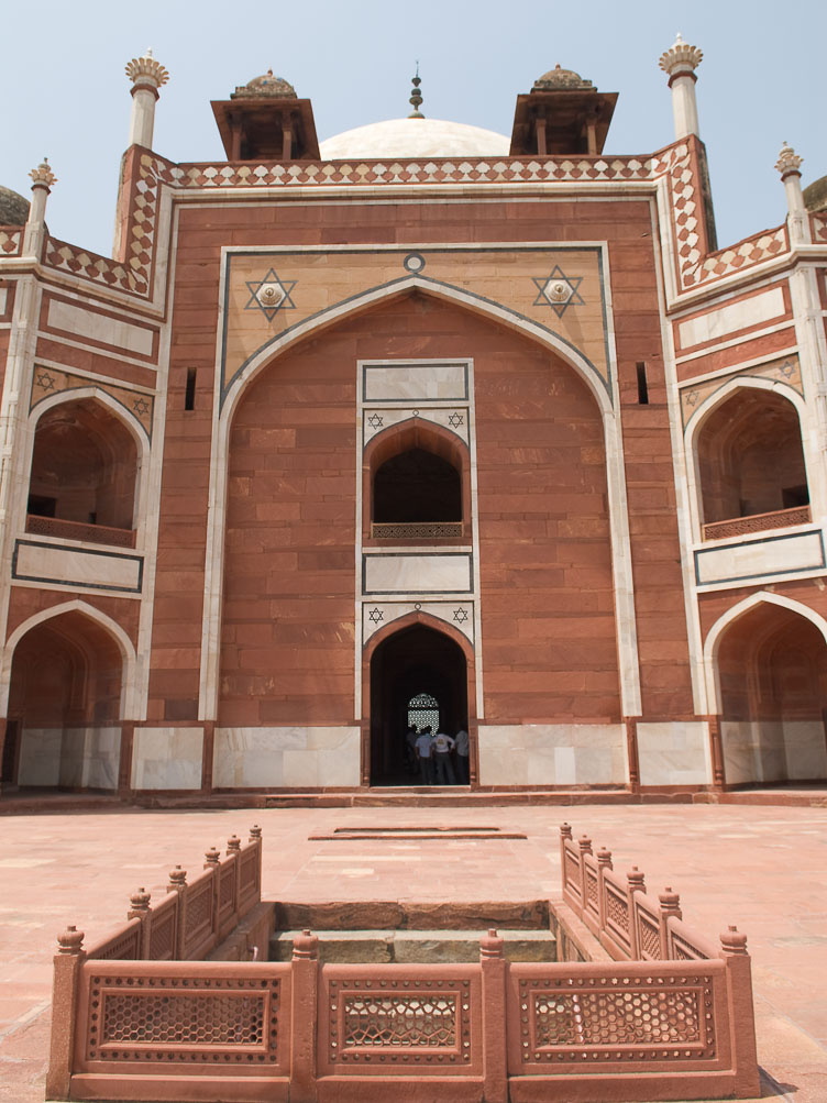 IN067106-Entrance-of-Humayuns-tomb.jpg