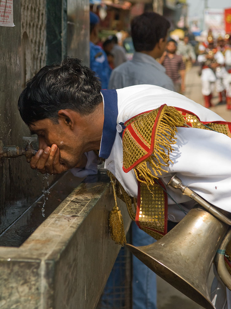 Thirsty musician IN067135-Thirsty-musician.jpg