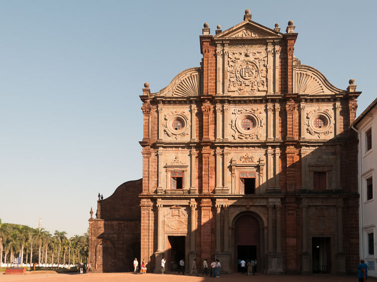 IN110108-Old-Goa-Basilica-of-Bom-Jesus.jpg