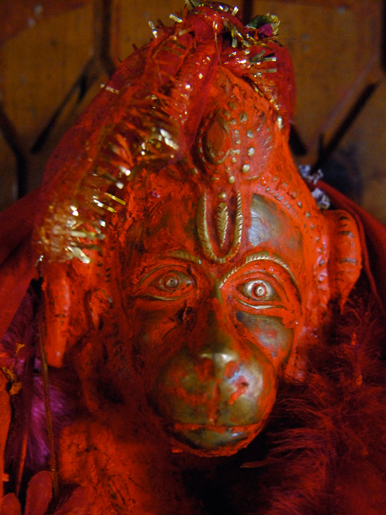 IN070861-Hanuman-statue-in-an-old-Manali-temple.jpg