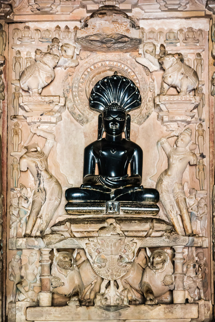 IN141028E-Khajuraho-Parsvanatha-temple.jpg