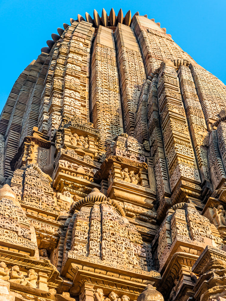 IN141037E-Parsvanatha-temple-in-Khajuraho_.jpg