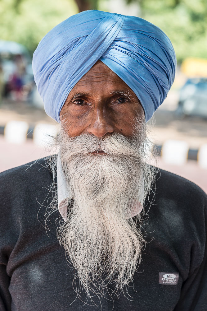 IN141613E-Gwalior-fort-Caretaker-at-Gurdwana-Data-Bandi-Chor-Sahib.jpg