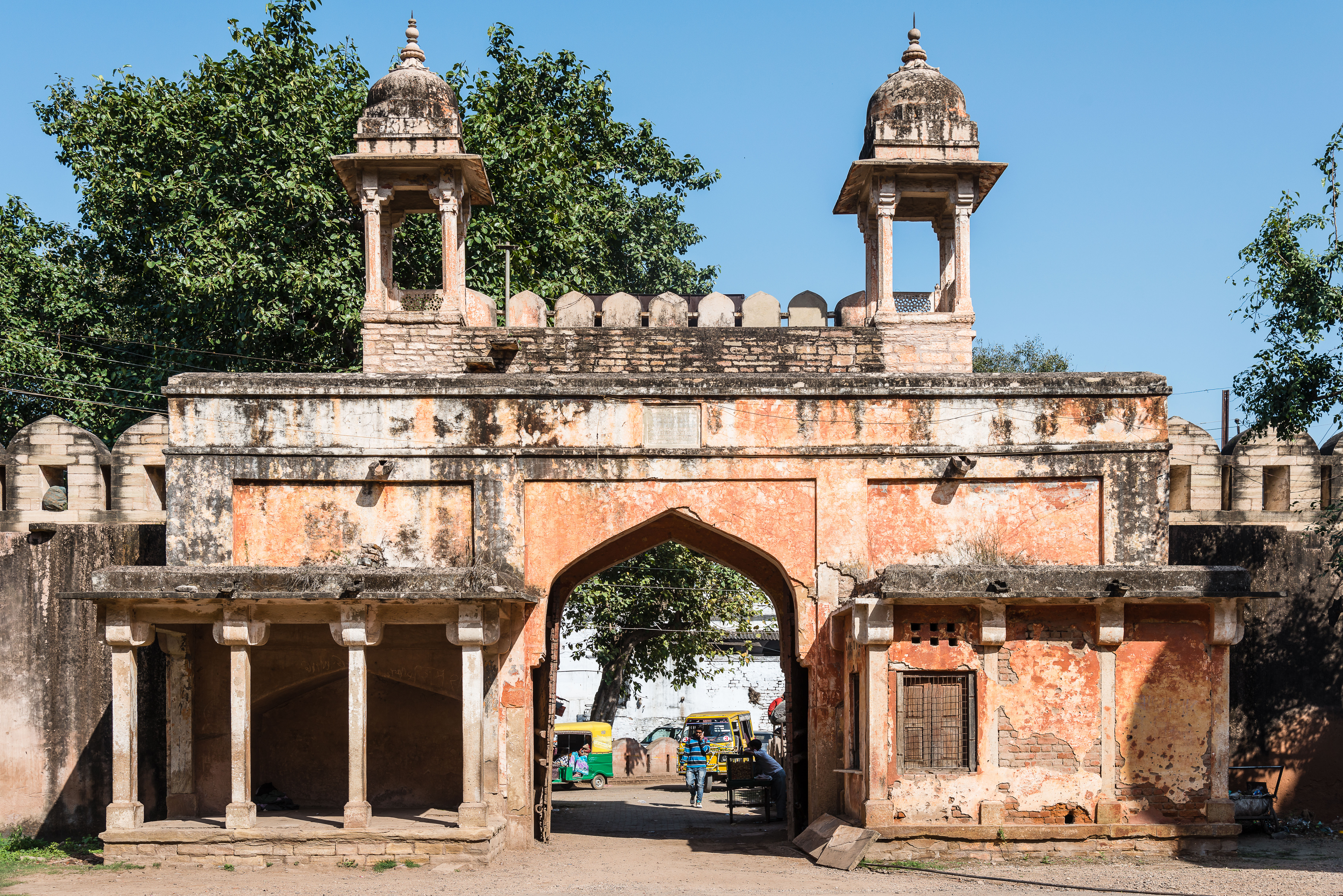 IN141616E-The-gate-of-Gwalior-Fort.jpg