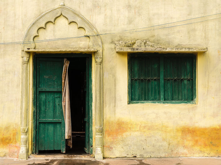 IN141353E-Orchha-facade.jpg