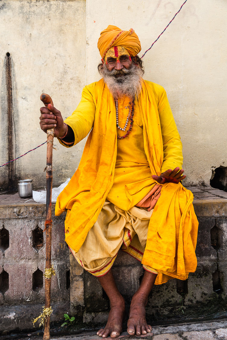 IN141485E-2-Orchha-Holyman.jpg