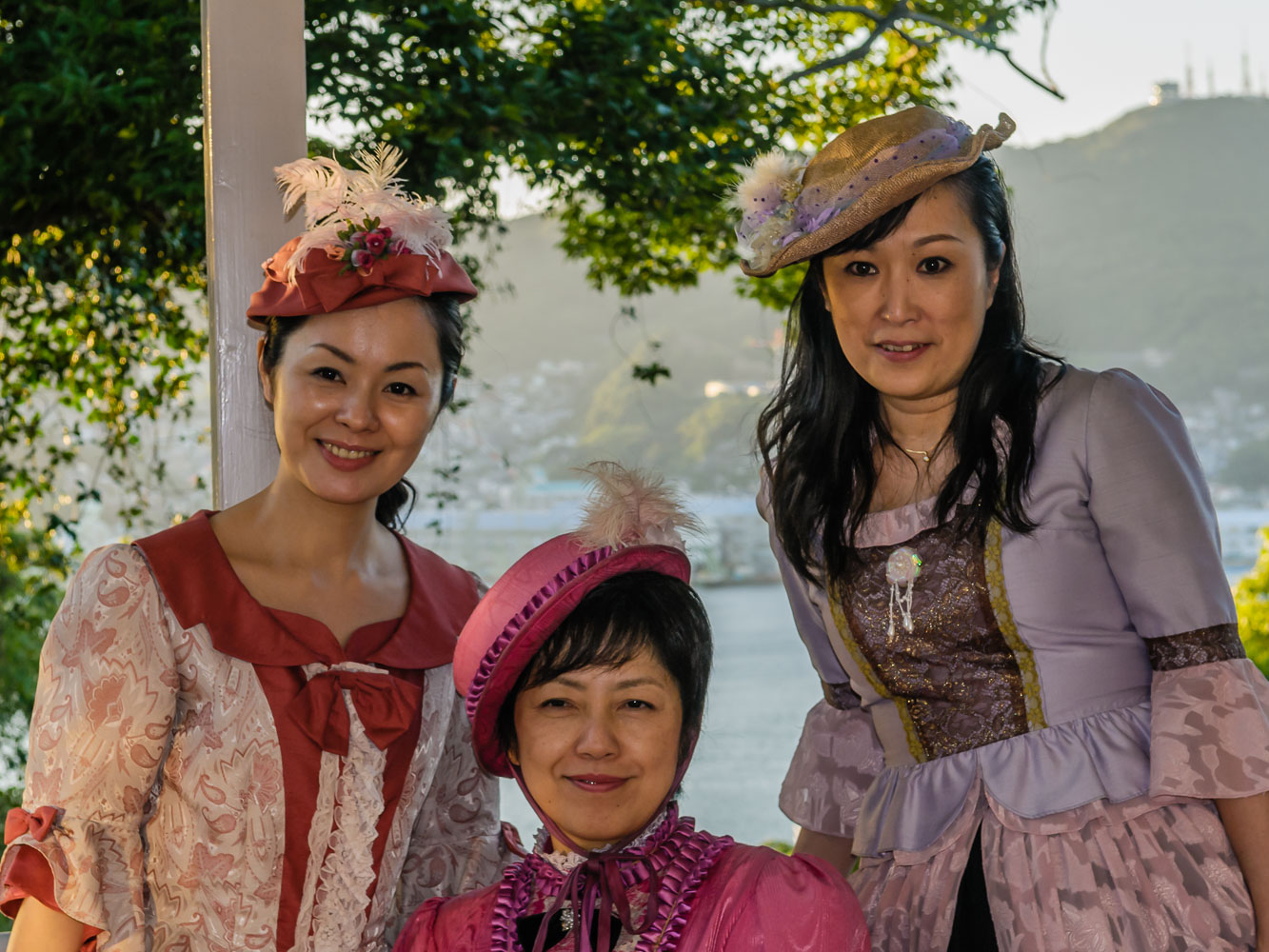 JA081286-Nagasaki-ladies-in-historic-dress.jpg