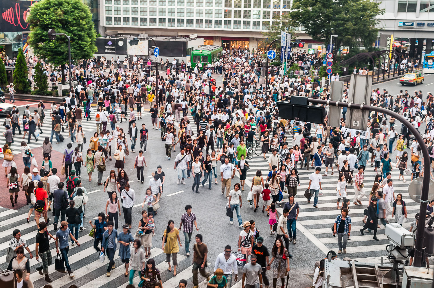 JA080089E-Tokio-Shibuya-crossing.jpg