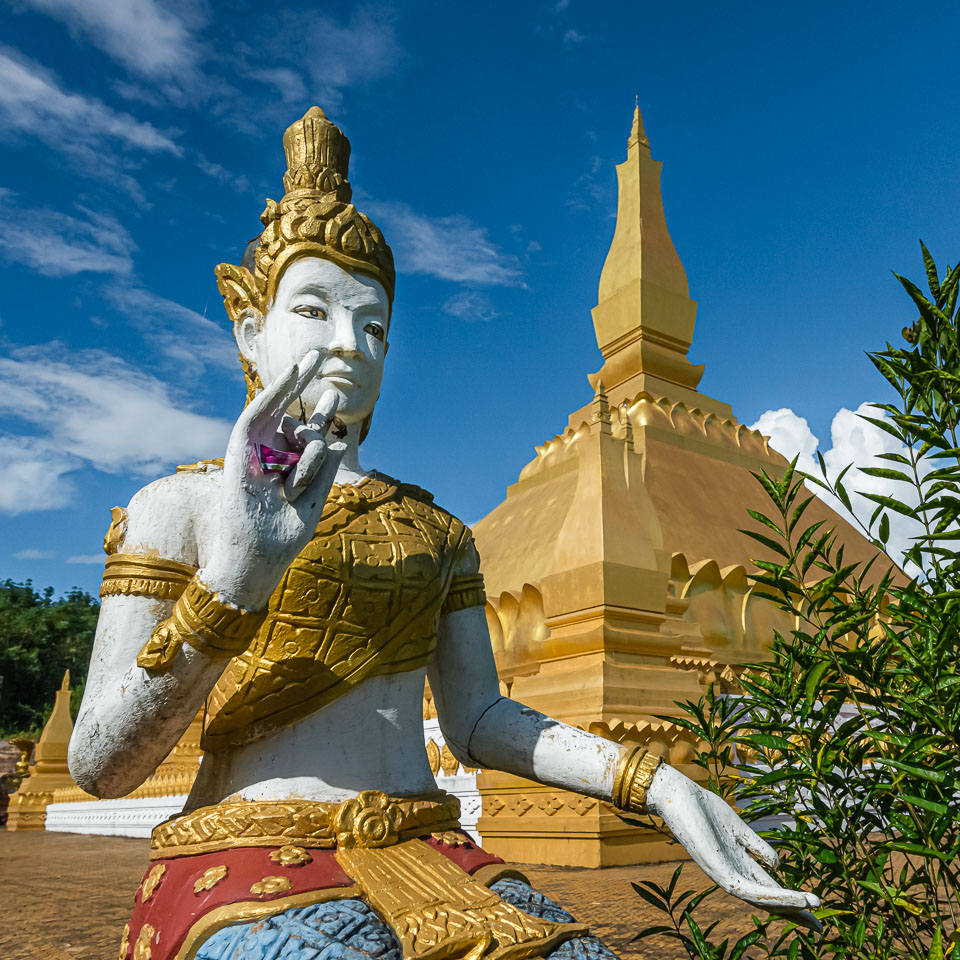 LA163086-Small-stupa-in-Luang-Namtha.jpg