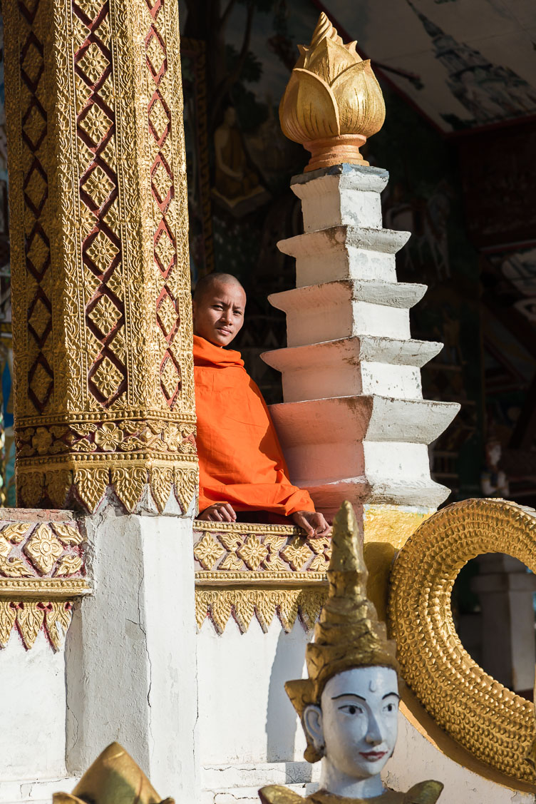 LA163007-Monk-at-Huay-Xai.jpg