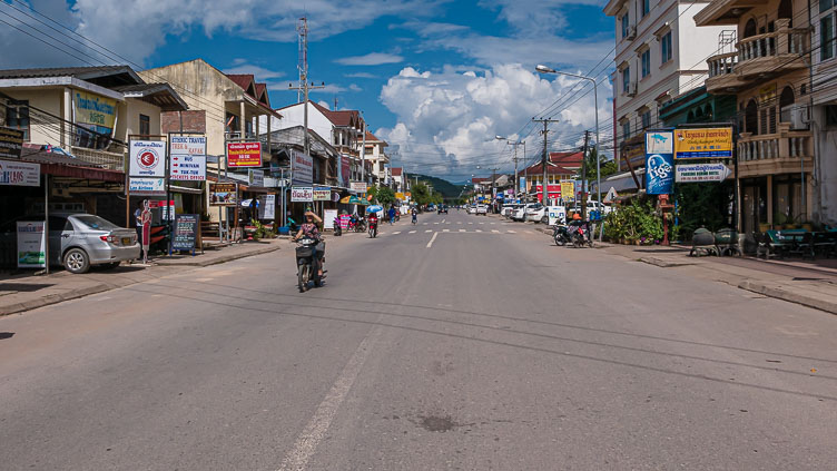 LA163064-The-streets-of-Luang-Namtha.jpg