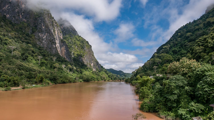 LA163226-Nam-Ou-river-near-Nong-Khiaw.jpg