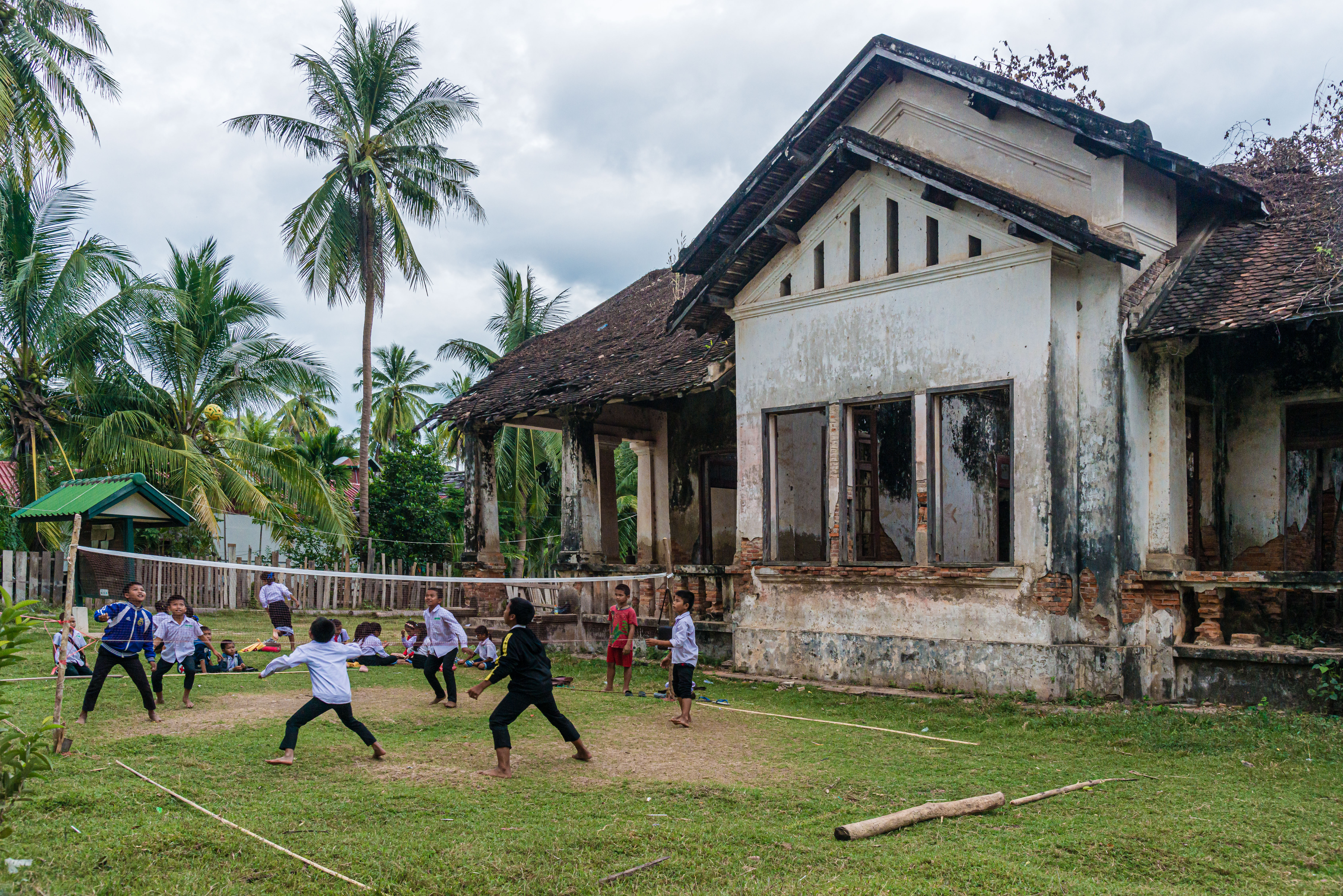 LA170398-Playing-footvolley-at-Don-Khone.jpg