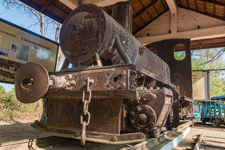 LA161085-French-locomotive-at-Don-Kone.jpg