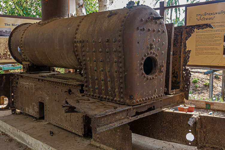 LA161219-2-Another-french-locomotive-in-Hang-Khon-on-Don-Khone.jpg