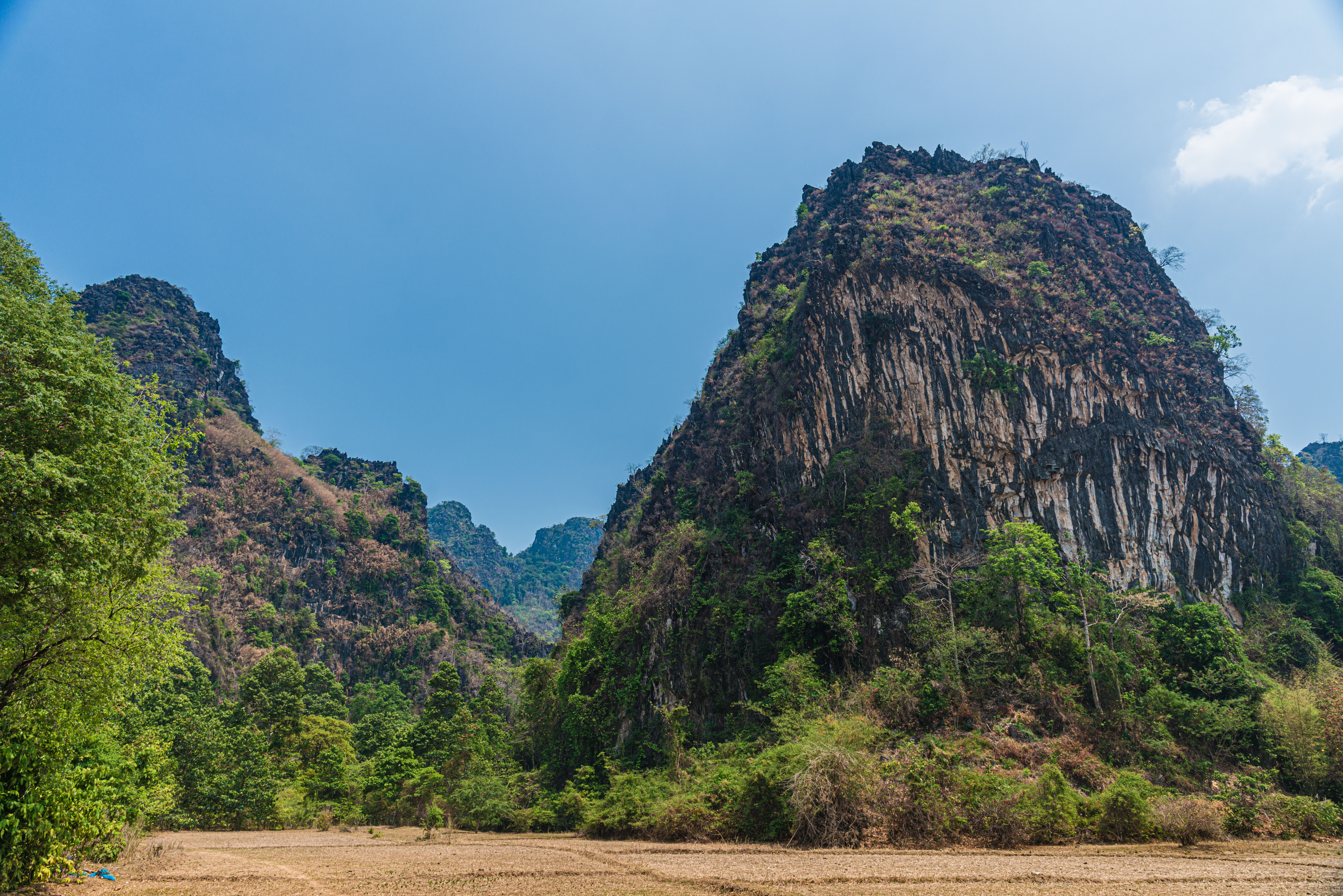 LA160615-Karst-formations-outside-Thakhek.jpg