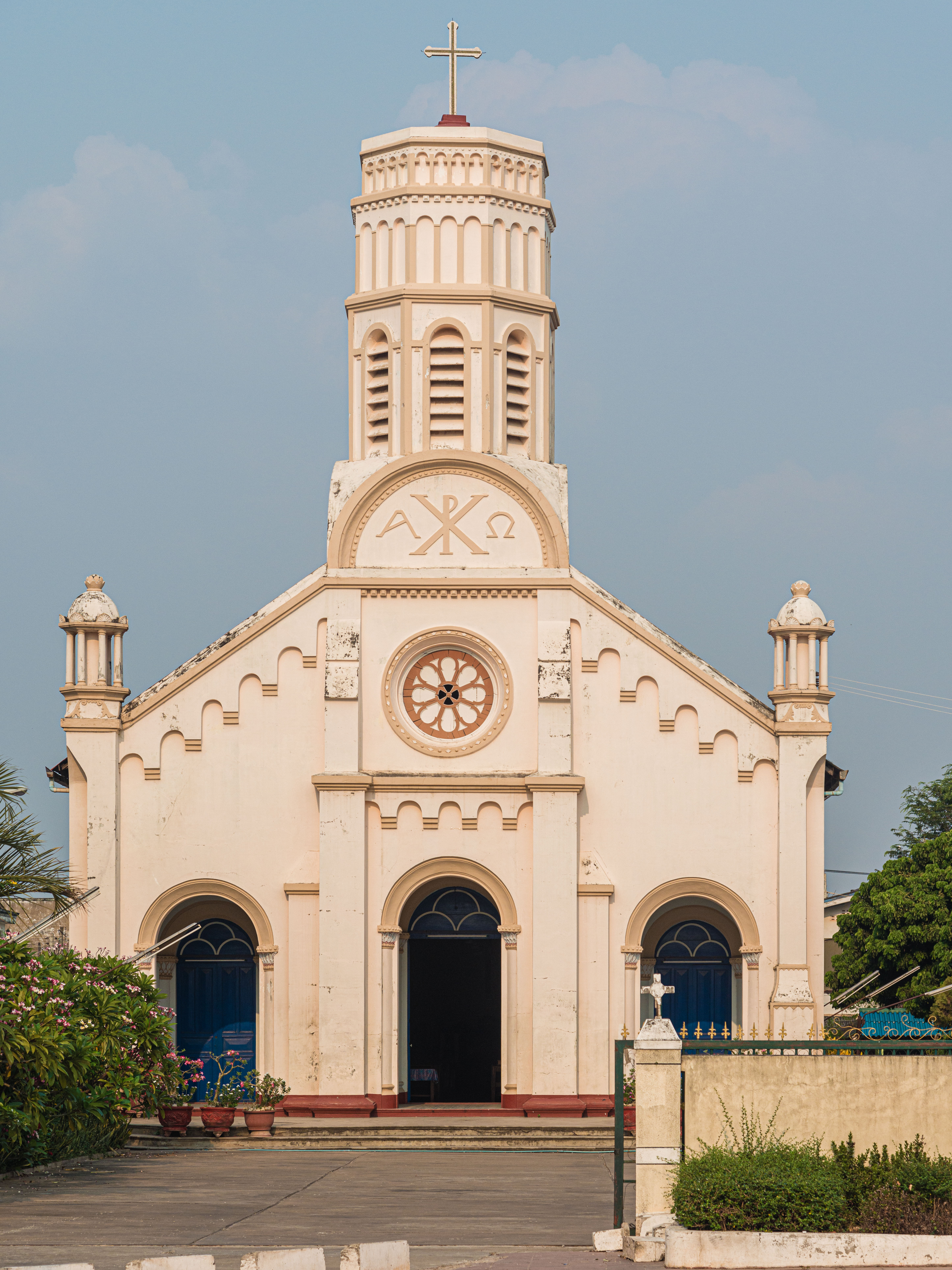 LA160711-St-Teresas-Catholic-Church-in-Savannakhet.jpg