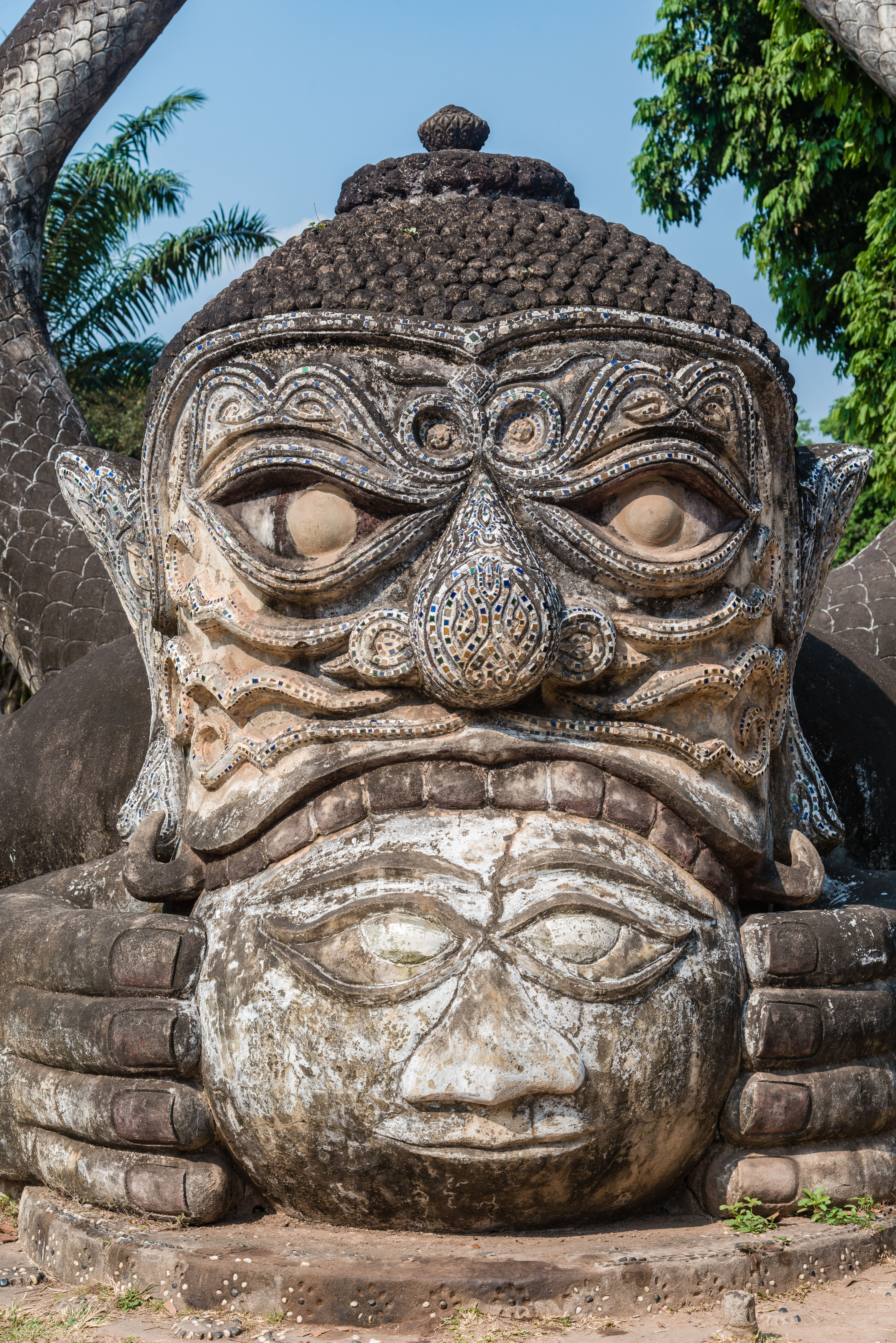 LA160525-Wat-Xiang-Khuan-Vientiane.jpg