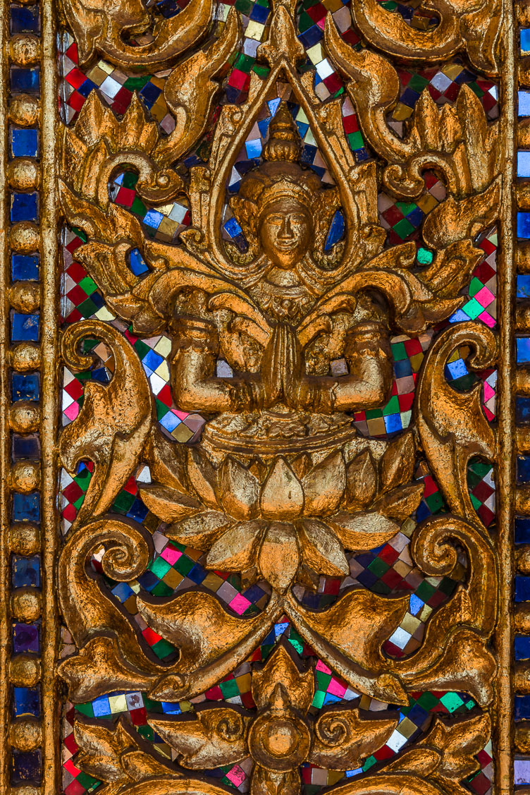 LA163746-Decorated-panel-in-Haw-Pha-Kaew.jpg