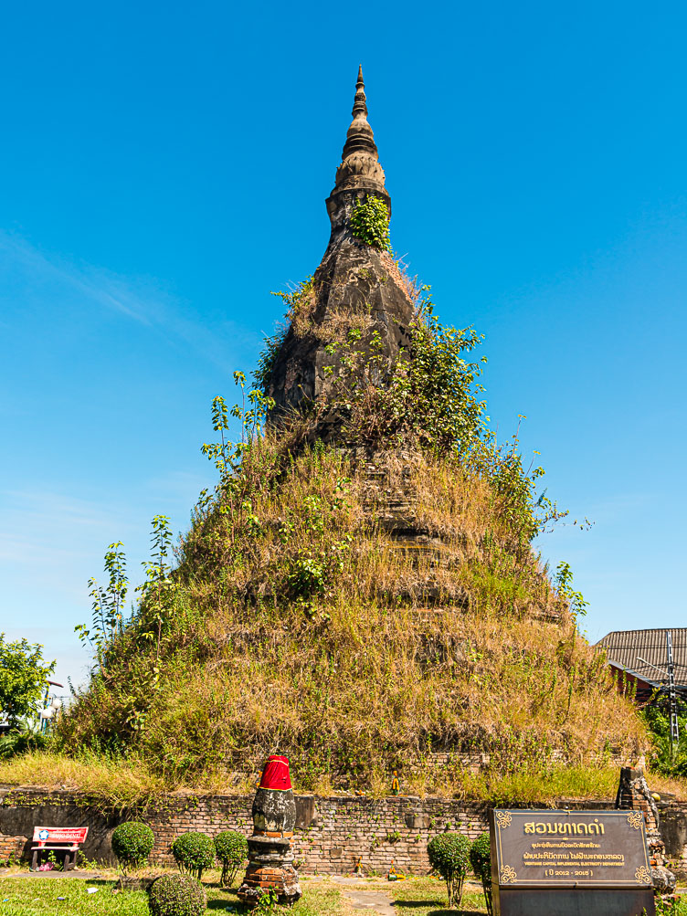 LA170020-The-ancient-That-Dam-Stupa.jpg