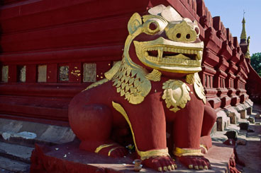 MY96052-Shwezigon-pagoda-at-Pagan.jpg MY96052-Shwezigon-pagoda-at-Pagan.jpg