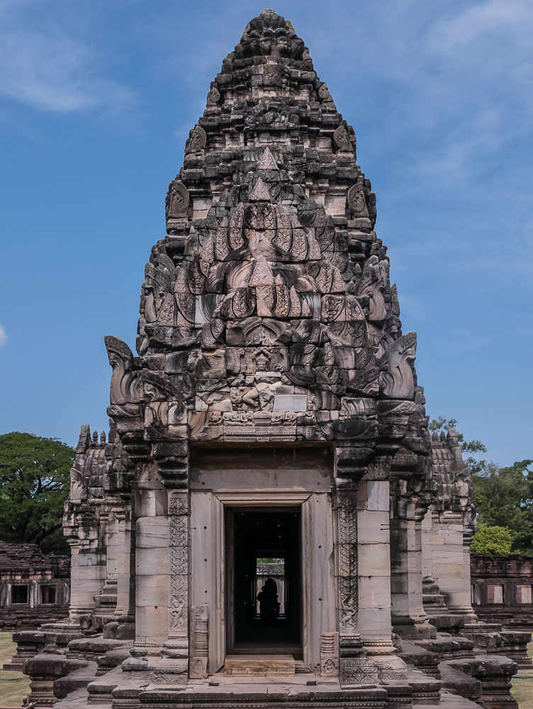TL162386-Central-tower-of-the-Phimai-complex.jpg