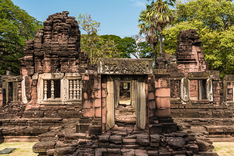 TL162402-Phimai---ruins-with-decorated-lintel.jpg