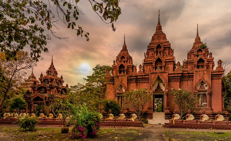 TL162711-Nan-Rong---Wat-Kao-Angkhan-at-dusk.jpg