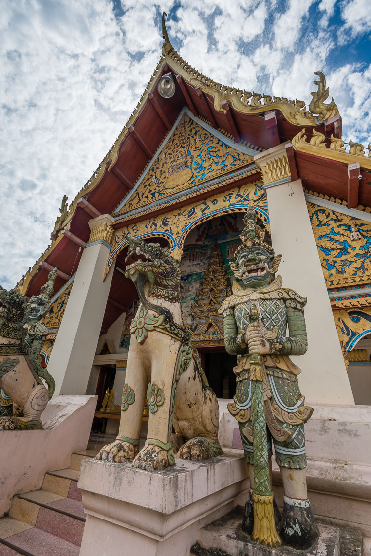 TL170915-Wat-SriKhunMuang-in-Chiang-Khan.jpg