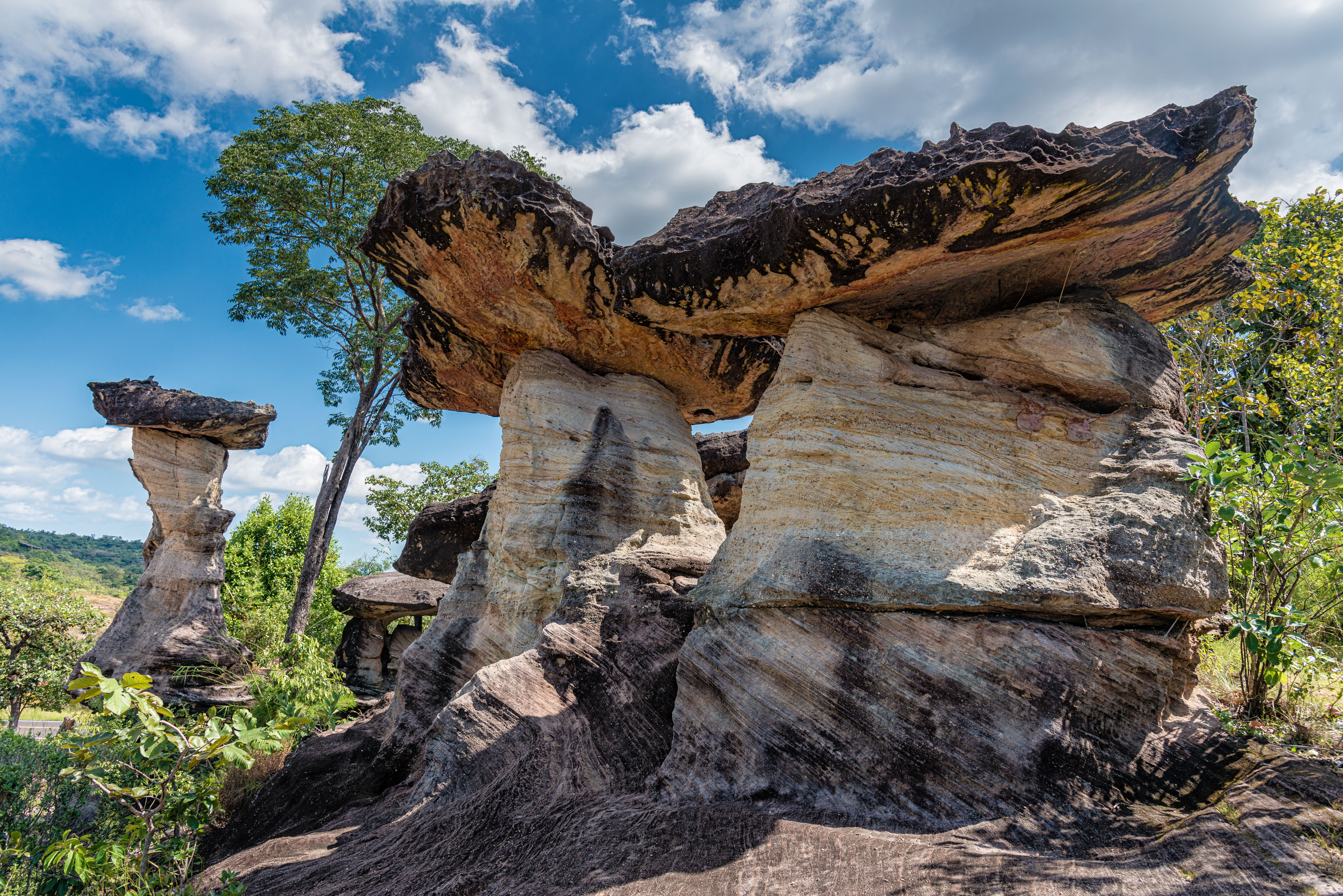 TL170396-Sao-Cha-Liang-rock-formation.jpg