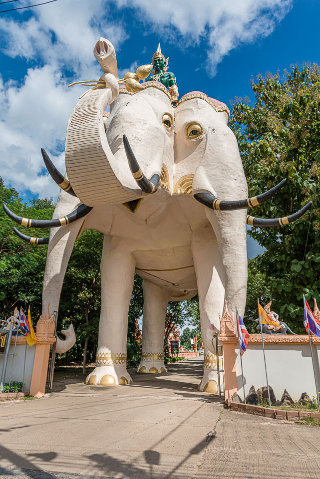 TL170346-Entrance-of-Wat-Ban-Na-Muang.jpg