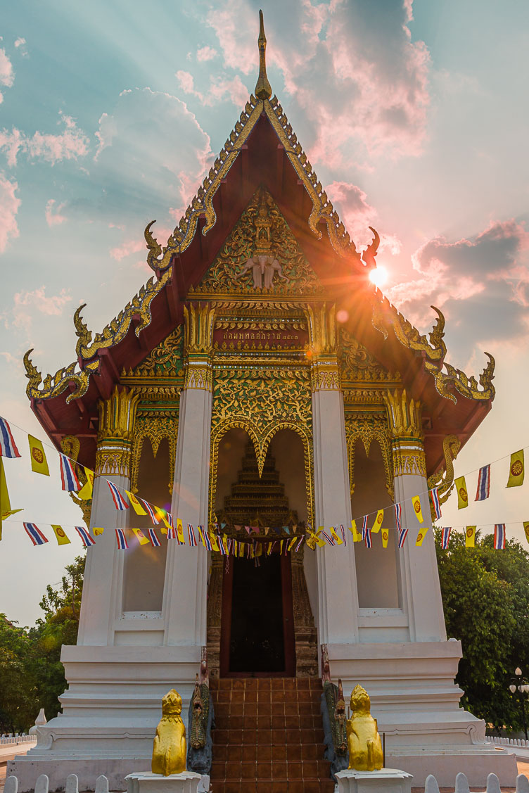 Wat Thung Si Meuang Both TL160298-Wat-Thung-Si-Meuang-Both.jpg