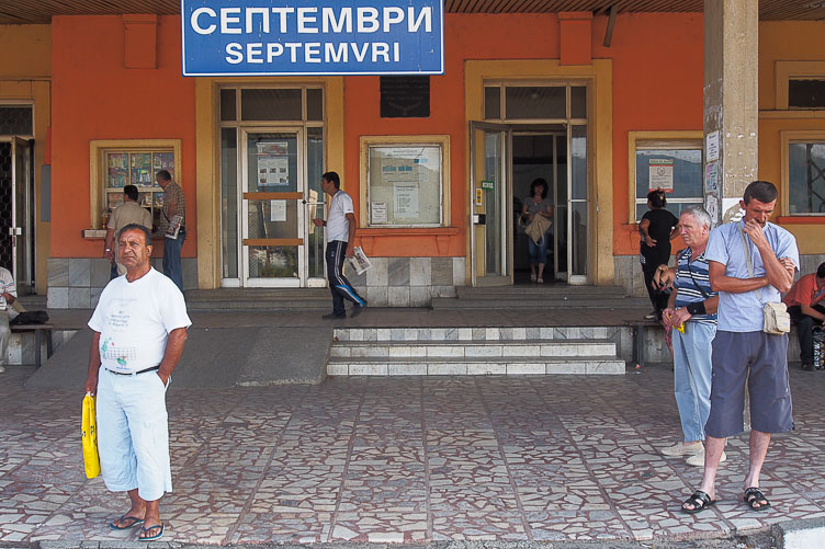 BG120212E-At-Septemvri-station.jpg