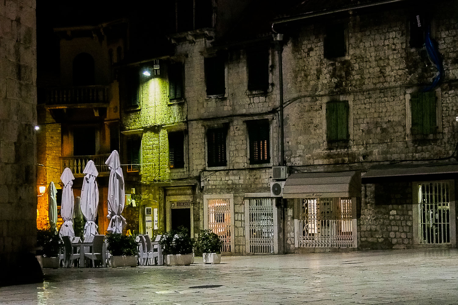 CR120192E-Split-Inside-the-Diocletian-Palace.jpg