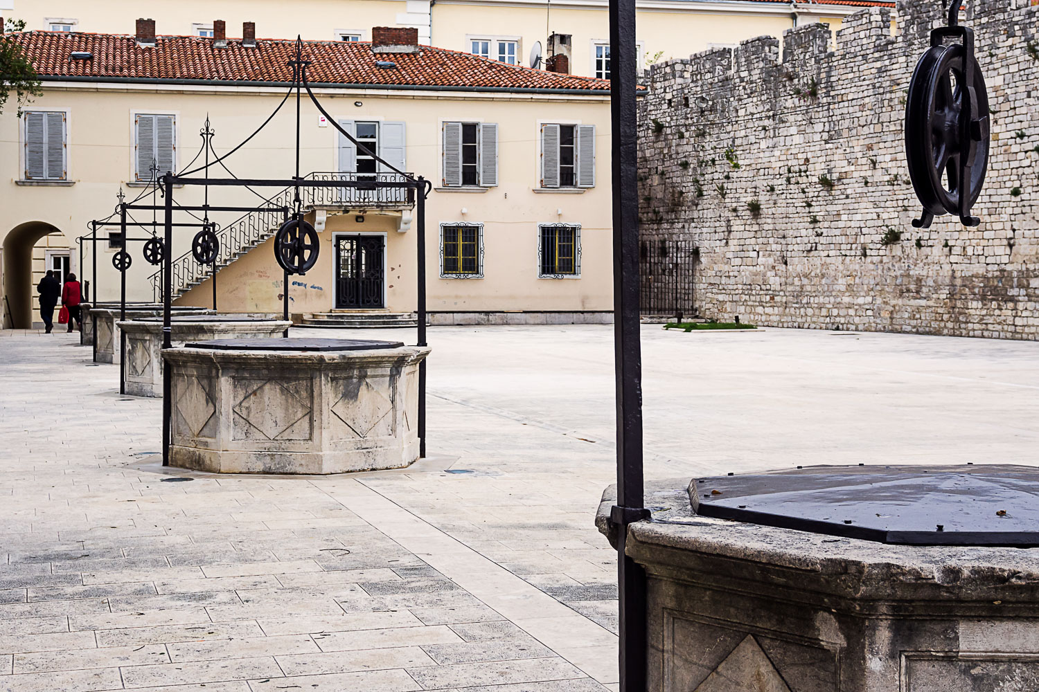 CR120650E-Zadar-5-wells-square.jpg