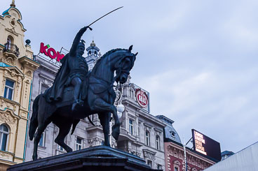 CR120141E-Zagreb---Ban-Josip-Jelačić-statue.jpg